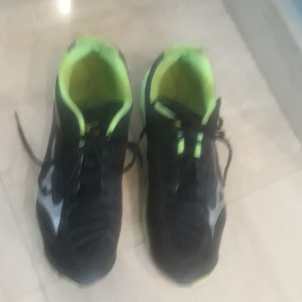 Mizuno Volleyball sneakers